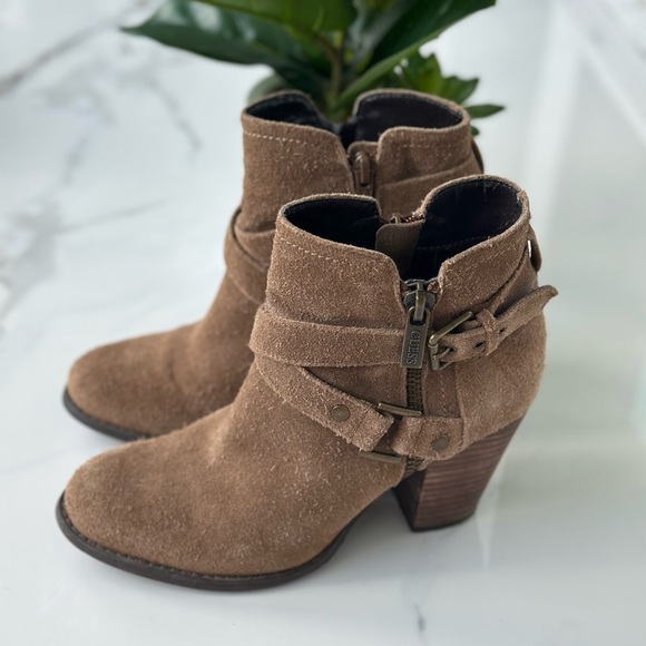 GUESS Boots Women's Tan Brown Western Suede Ankle Booties Cowgirl 6 - Picture 3 of 11